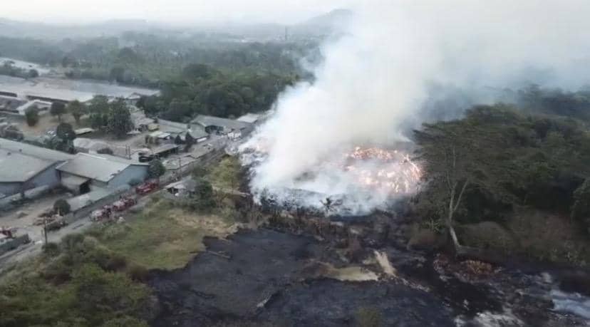 Gegara Bakar Sampah, Lahan Limbah Kayu Cikembar Terbakar hingga 22 Jam