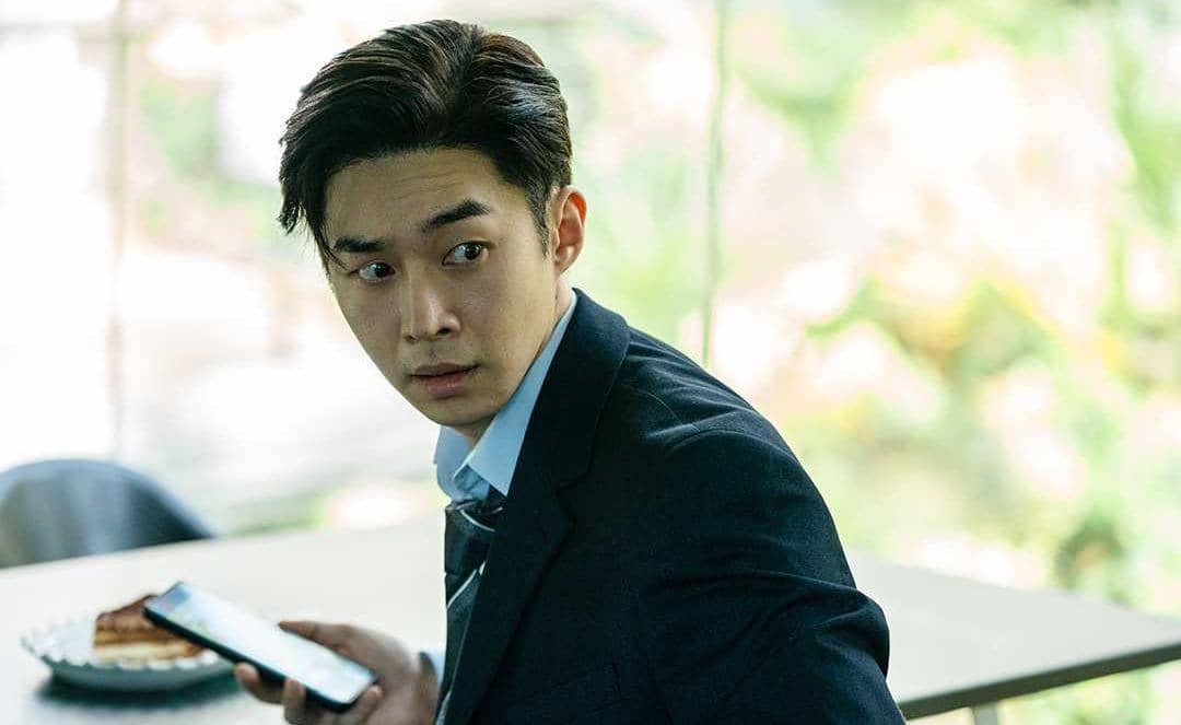Moo Jin Sung di drama Mousetrap