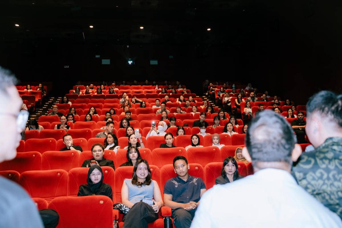 premier dokumenter Reinventing Tenun: Journey to Algorithm