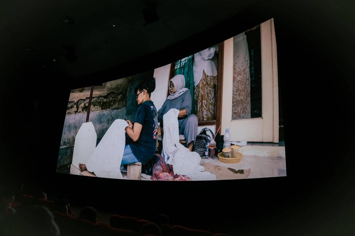 cuplikan dokumenter Reinventing Tenun: Journey to Algorithm