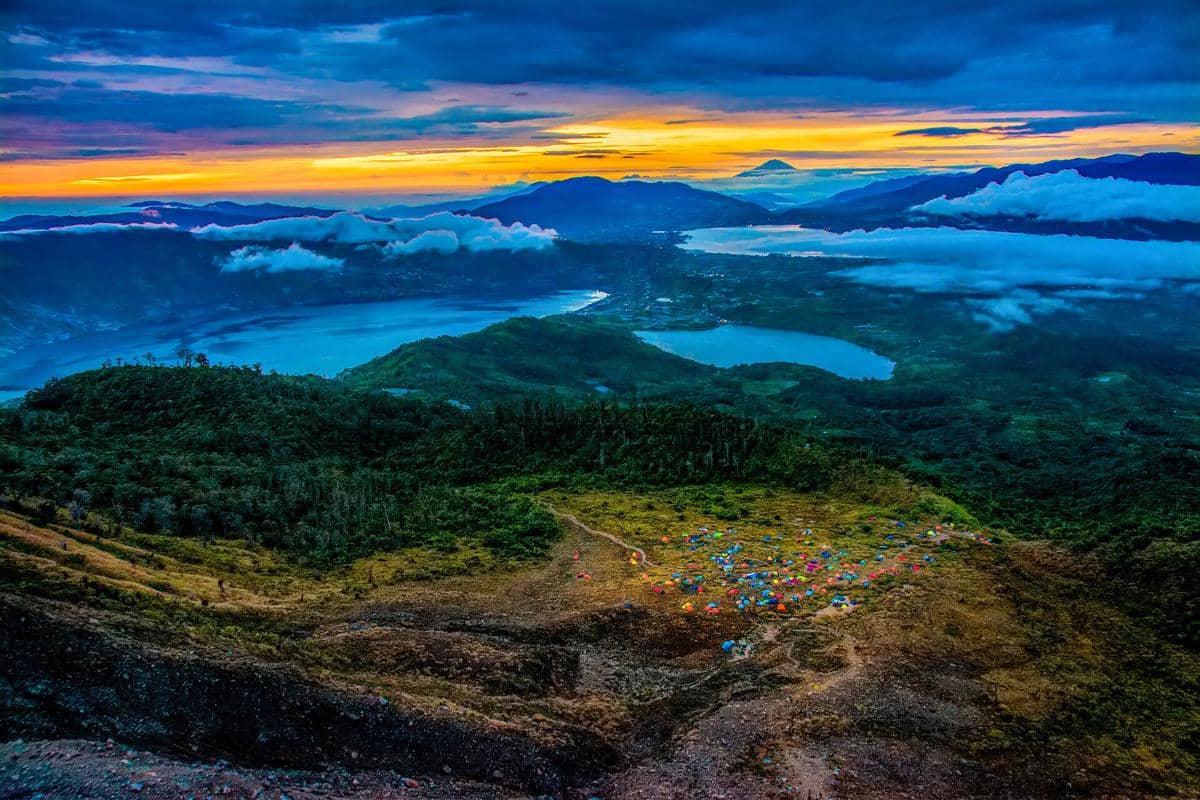 4 Fakta Gunung Talang Sumatra Barat, Punya Pesona Tiga Danau!