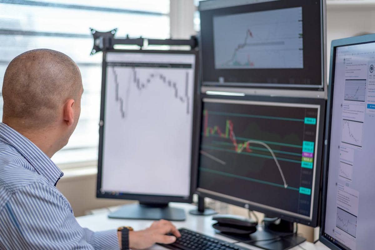 ilustrasi investor saham