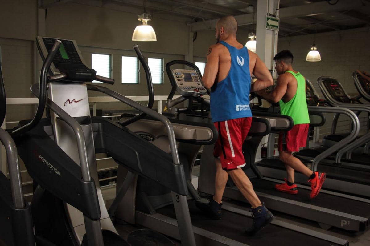 ilustrasi olahraga di gym
