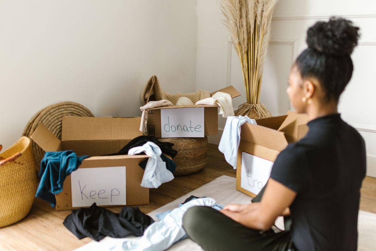 5 Cara Decluttering agar Kamar Rapi dan Terhindar Kebakaran