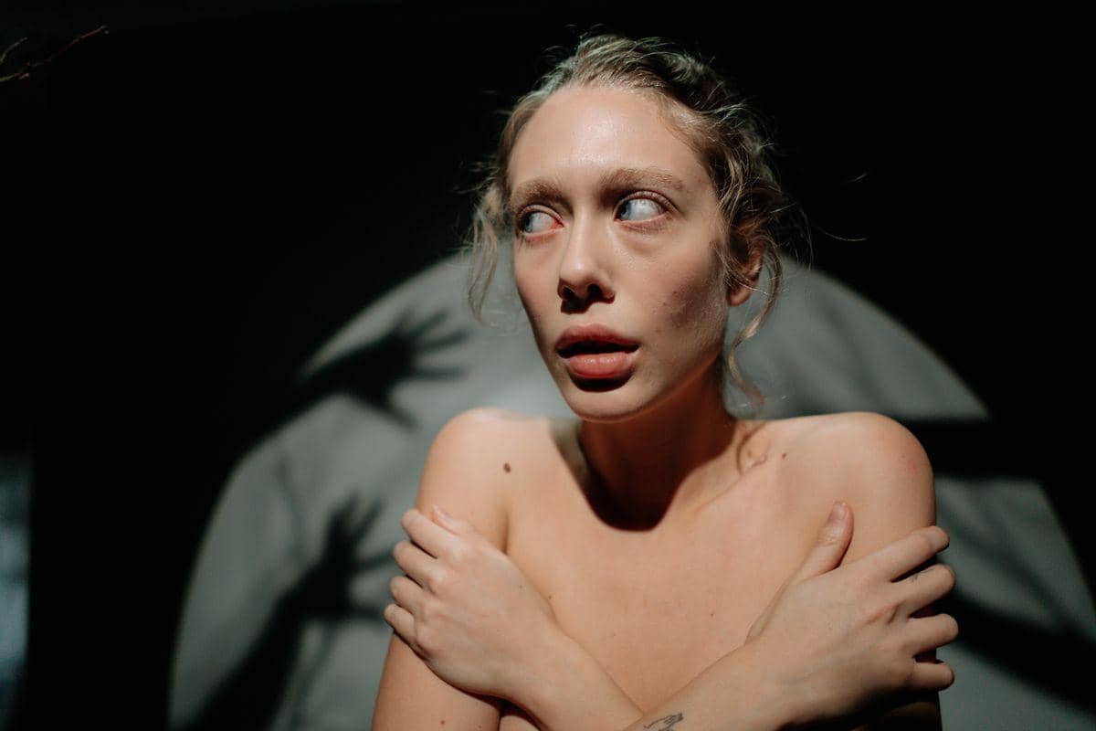 5 Cara Mengatasi Existential Dread saat Masa Depan Terasa Tak Pasti