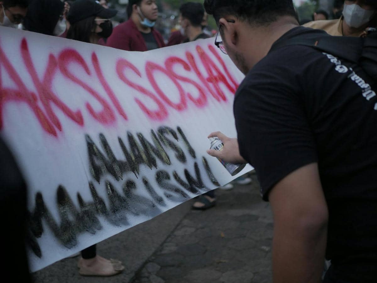 ilustrasi aksi demo mahasiswa