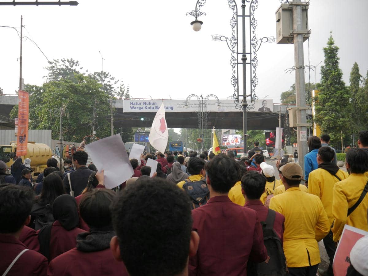 ilustrasi aksi demo mahasiswa