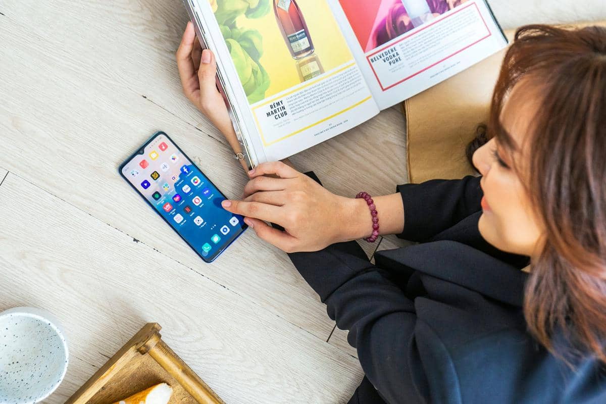 ilustrasi iklan di HP