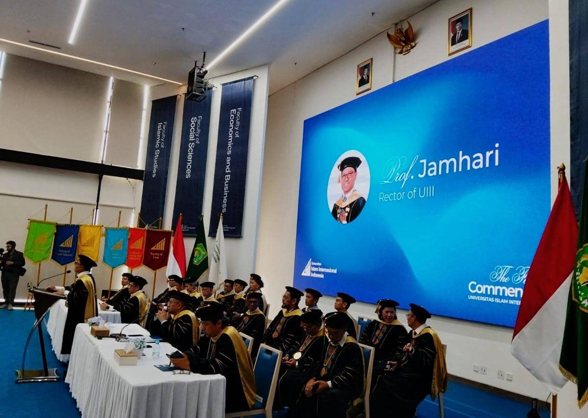 Universitas Islam Internasional Indonesia (UIII) menggelar wisuda angkatan doktoral perdana di Gedung Rektorat, Depok. 