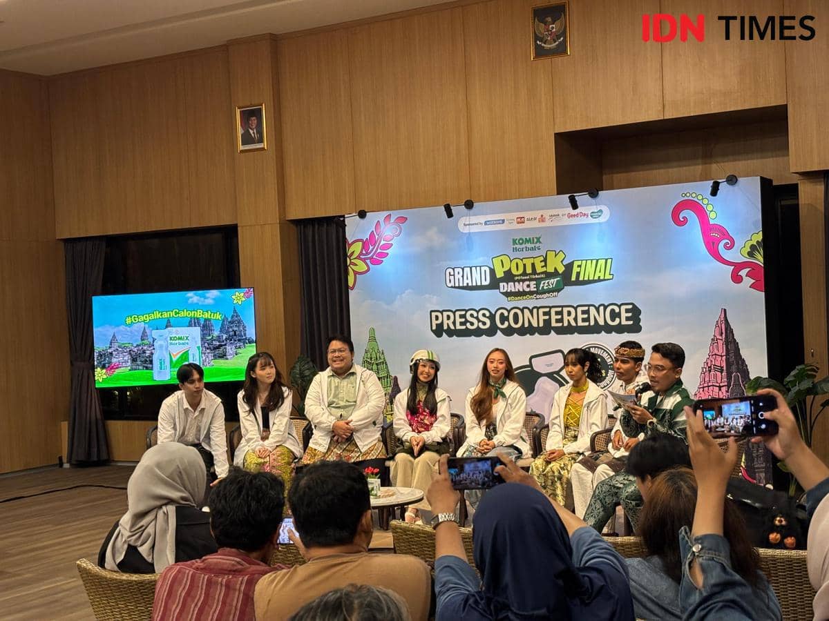 Jumpa pers Komix Herbal POTEK Dance Fest 2026, Jumat (28/8/2026) malam. (IDN Times/Herlambang Jati Kusumo)