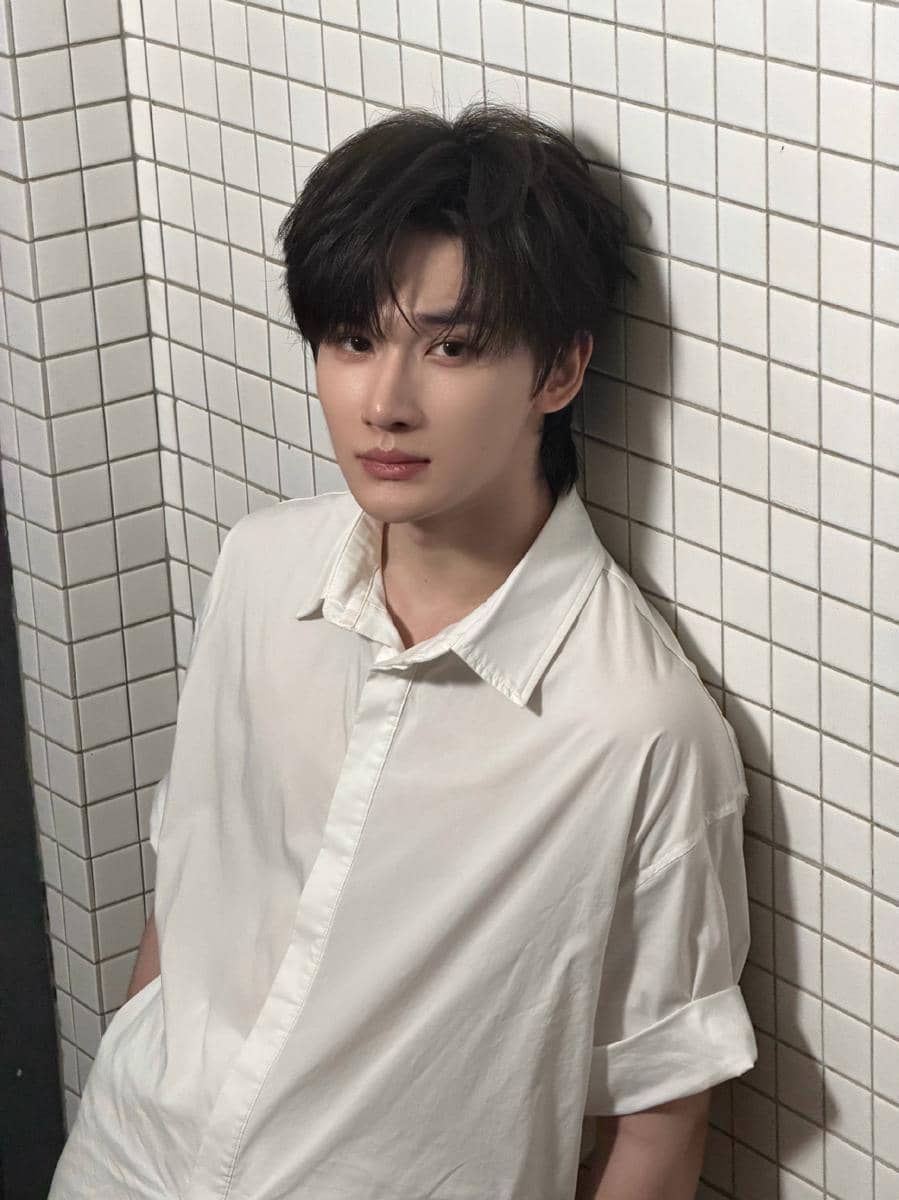 Potret Yu Yuhan, idol asal Tiongkok, tampil dalam sebuah foto potret dari akun Weibo resmi miliknya.