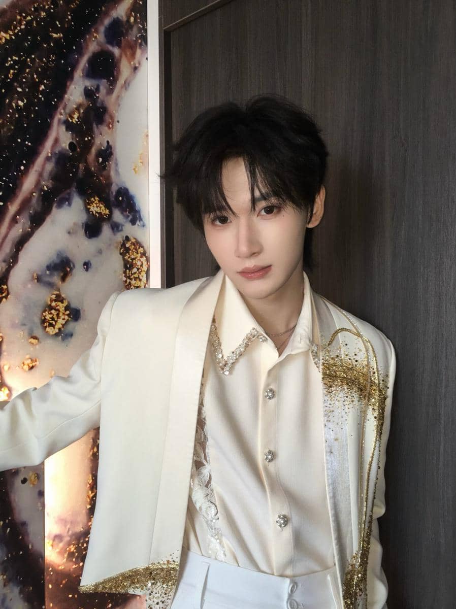 Potret Yu Yuhan, idol asal Tiongkok, dalam foto yang dibagikan melalui akun Weibo @余宇涵 miliknya.