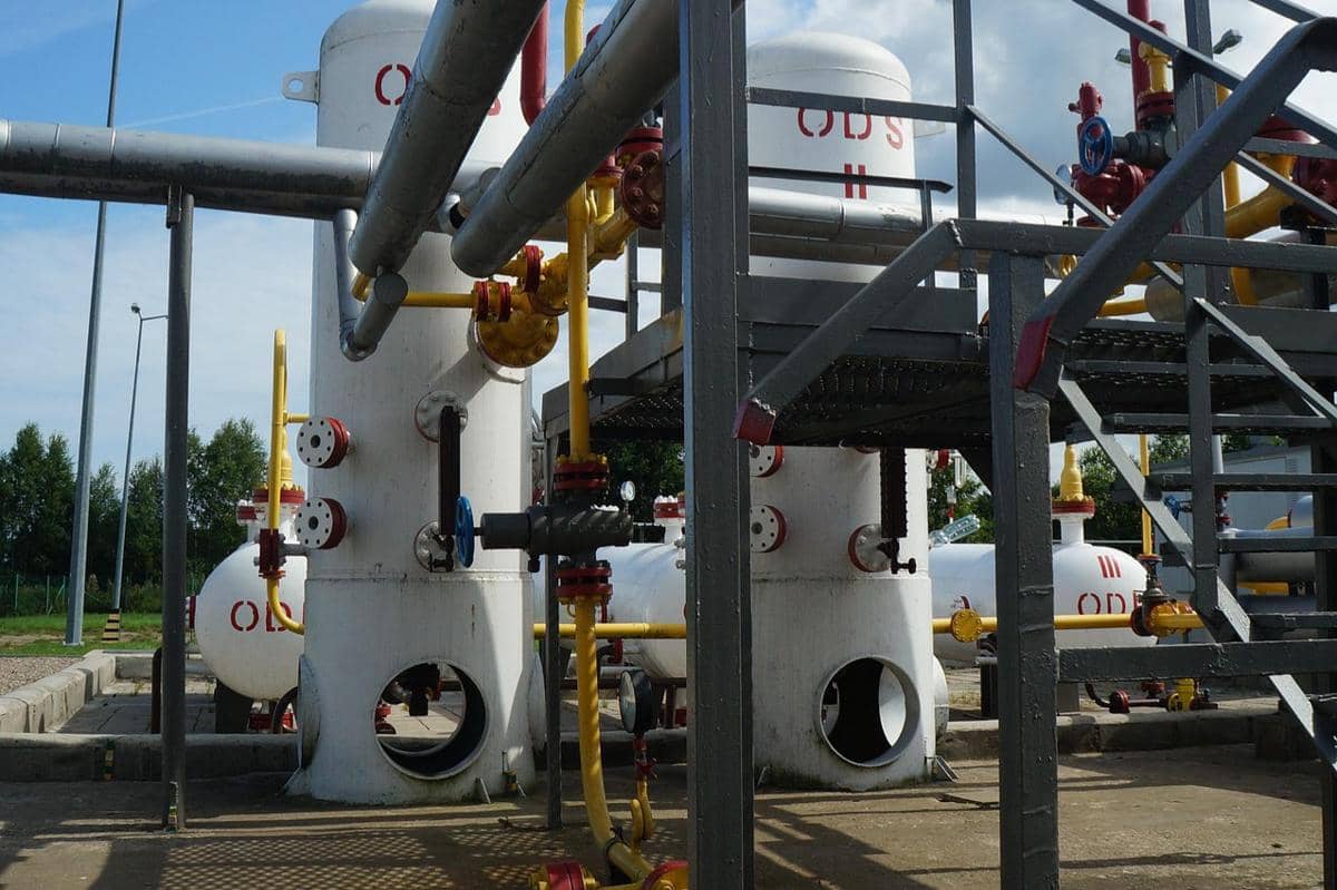 ilustrasi ekstraksi gas alam
