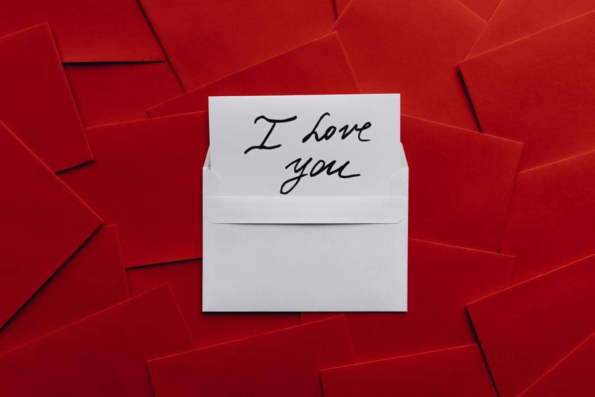 30 Contoh Secret Admirer Note yang Bisa Diberikan ke Gebetan