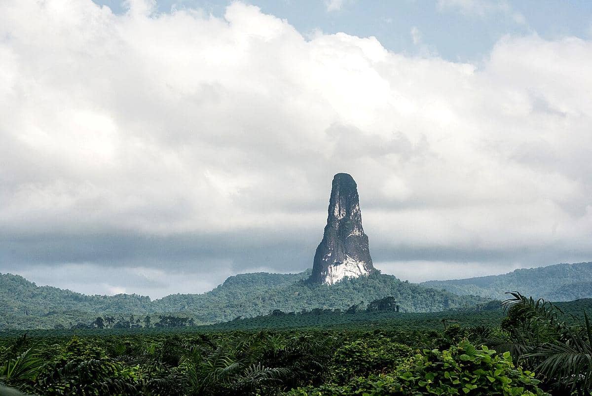 Gunung Pico Cao Grande
