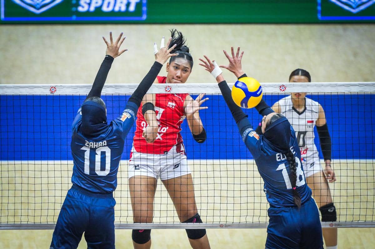 Para pemain timnas voli putri Indonesia bersiap menghadapi Iran dalam pertandingan AVC Continental 2026.