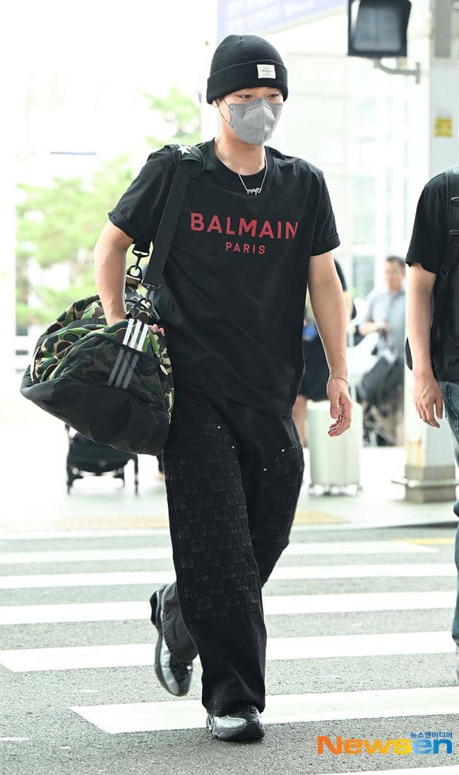 Park Ji Hoon bersiap berangkat ke Jakarta untuk menghadiri acara fancon, seperti terlihat dalam dokumentasi Newsen.