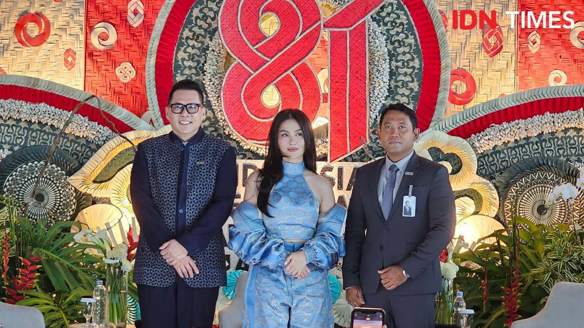 Selebriti Agnez Mo menghadiri acara Indonesia Berkarya di Bandara Soekarno-Hatta pada sebuah kesempatan.