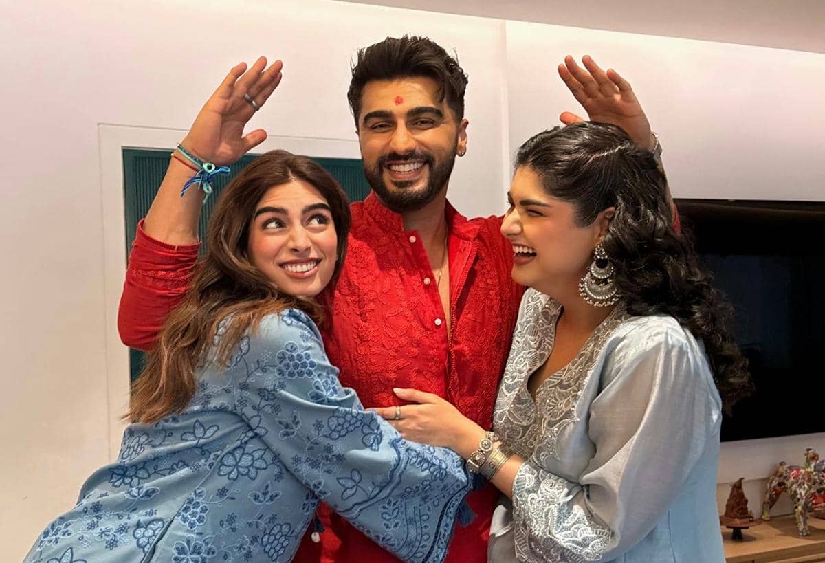 Rayakan Raksha Bandhan, Khushi Kapoor Kumpul Bareng Keluarga Besar