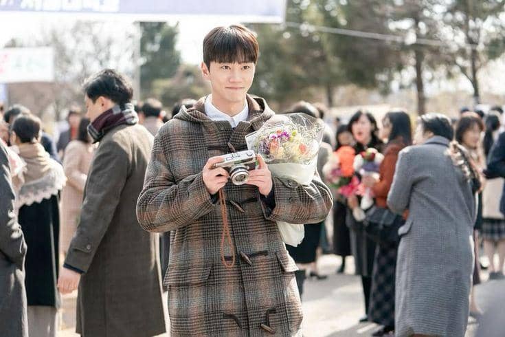 Lee Jun Young dalam drama When Life Gives You Tangerines