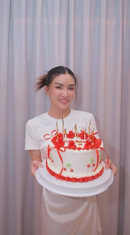 Sarwendah merayakan ulang tahun ke-37 dalam unggahan di akun Instagram pribadinya pada momen spesial.