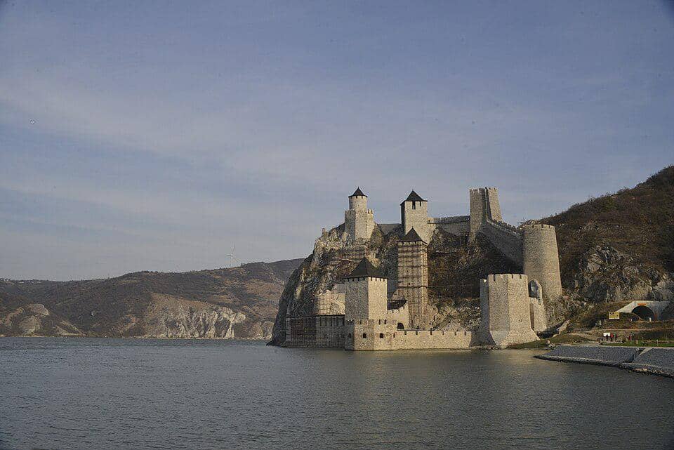 Benteng Golubac di Serbia