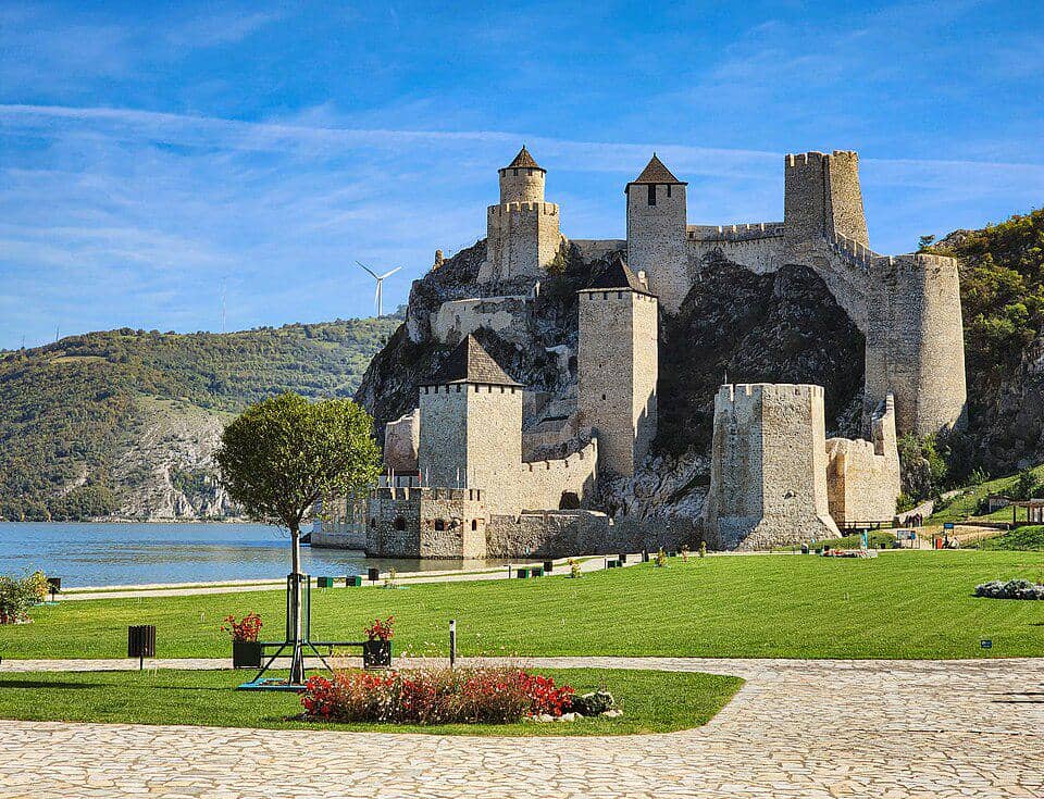 Benteng Golubac di Serbia