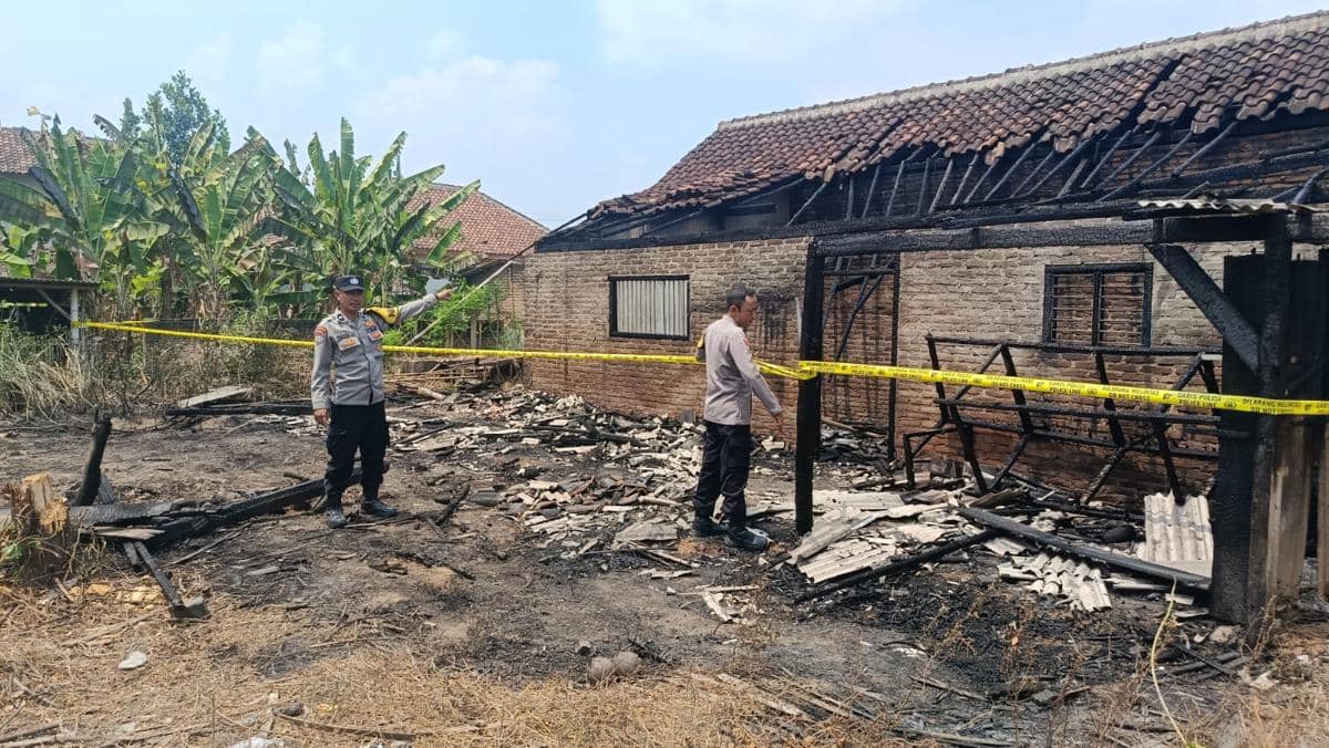 Dipicu Bakar Sampah Ditinggal, Rumah Warga Pringsewu Ludes Dilalap Api