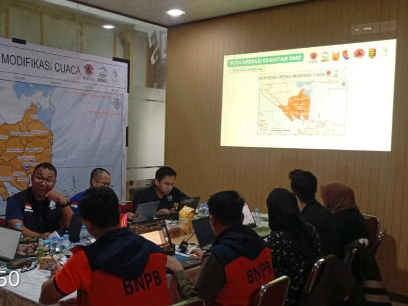 OMC Mulai Guyur Wilayah Rawan Karhutla, Hotspot di Lampung Turun