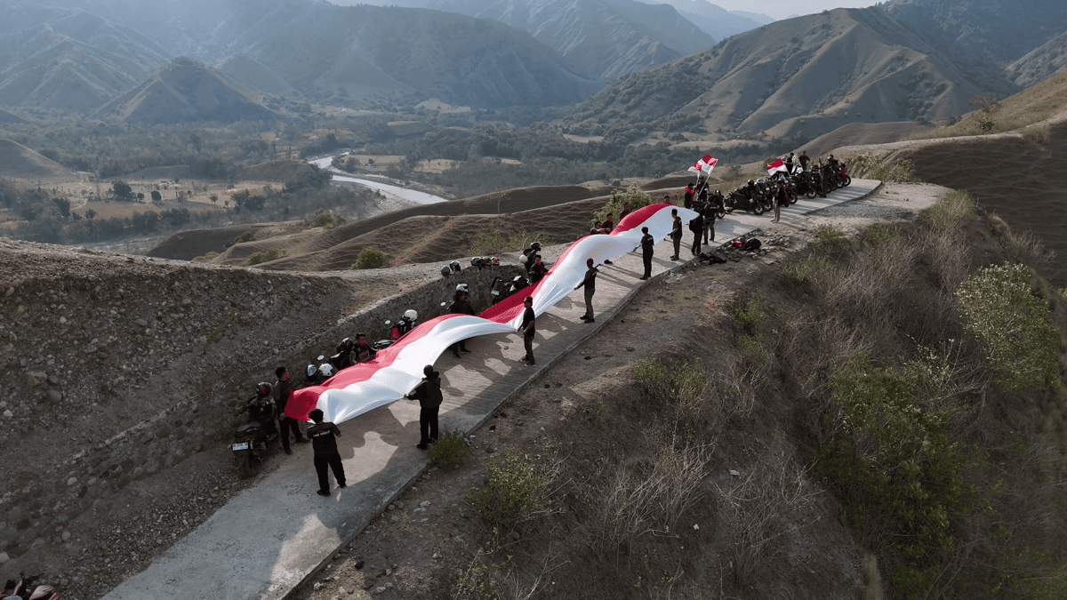 Pengibaran bendera Indonesia di Lembah Ollon pada MTBN 2026