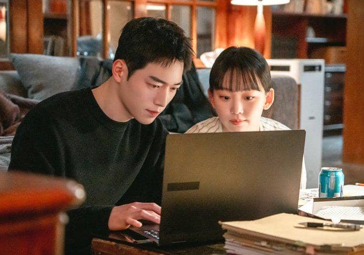 Seo Kang Joon dan Jin Ki Joo dalam drama Undercover High School
