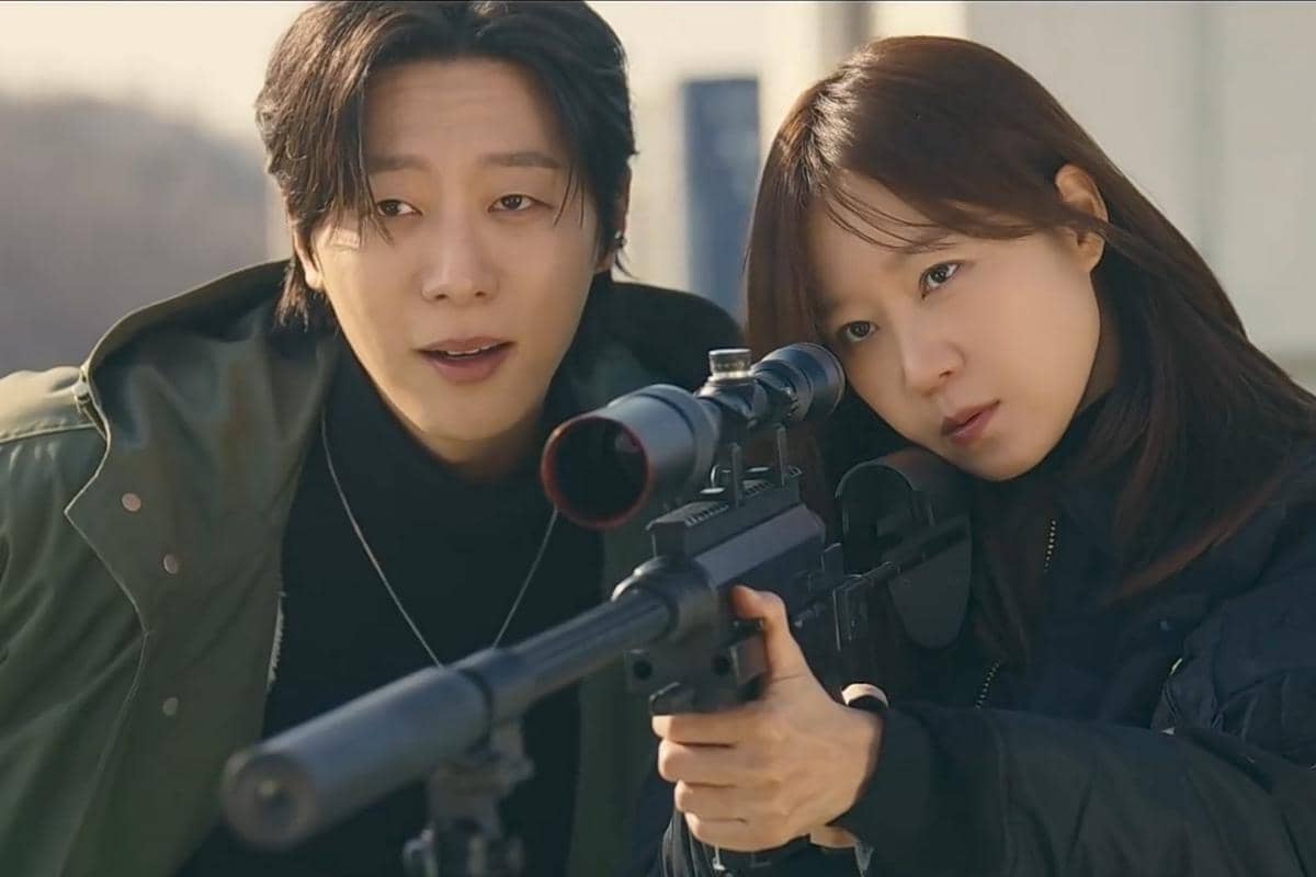 7 Konflik Antara Yoo Bo Na dan Sergei di A Bona Fide Killer
