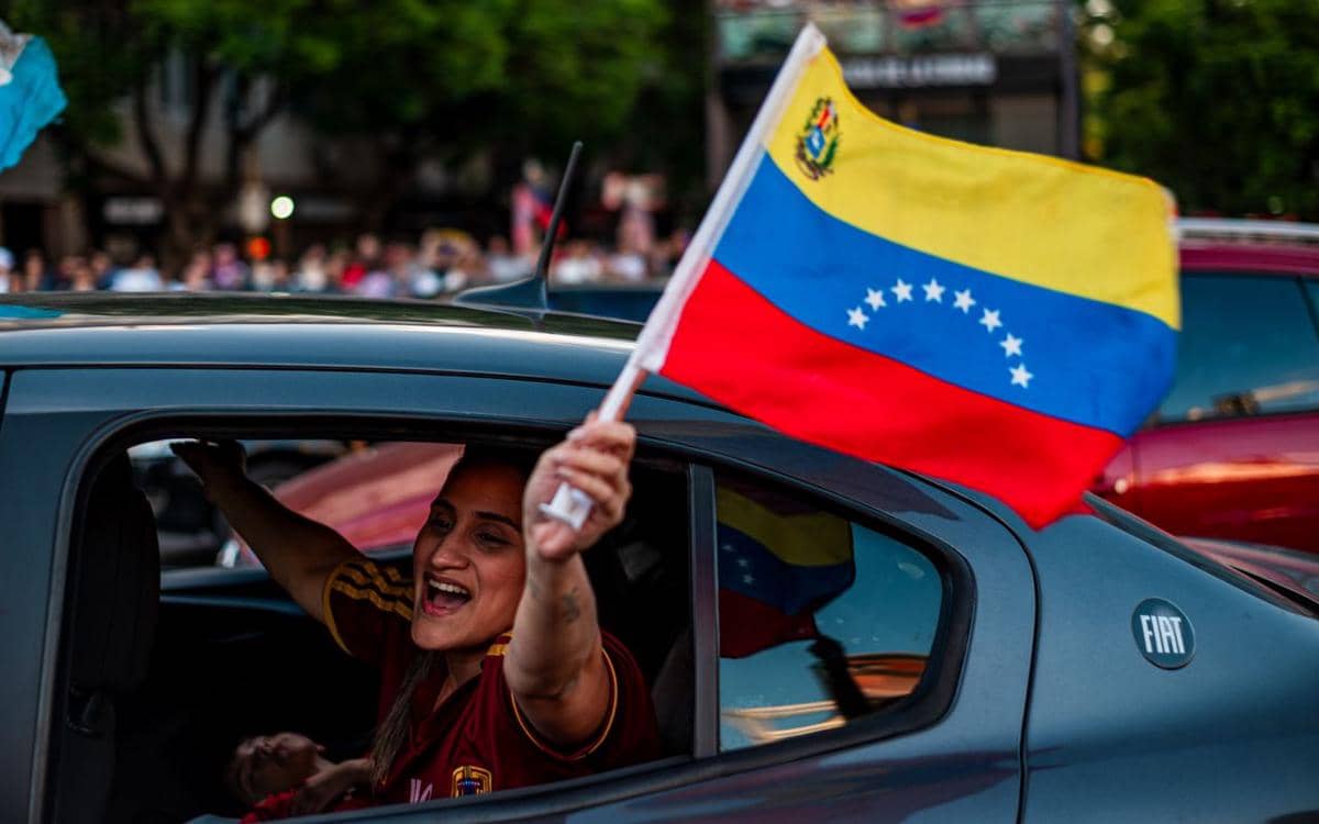 Venezuela Siap Gantikan Bolivar dan Gunakan Dolar AS, Akankah Sukses?