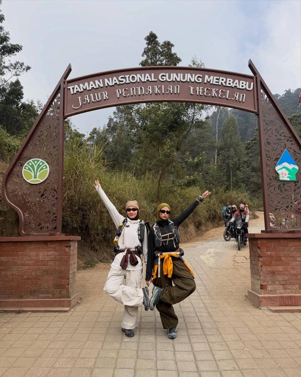 Dwi Handayani bersiap mendaki Gunung Merbabu bareng sahabat