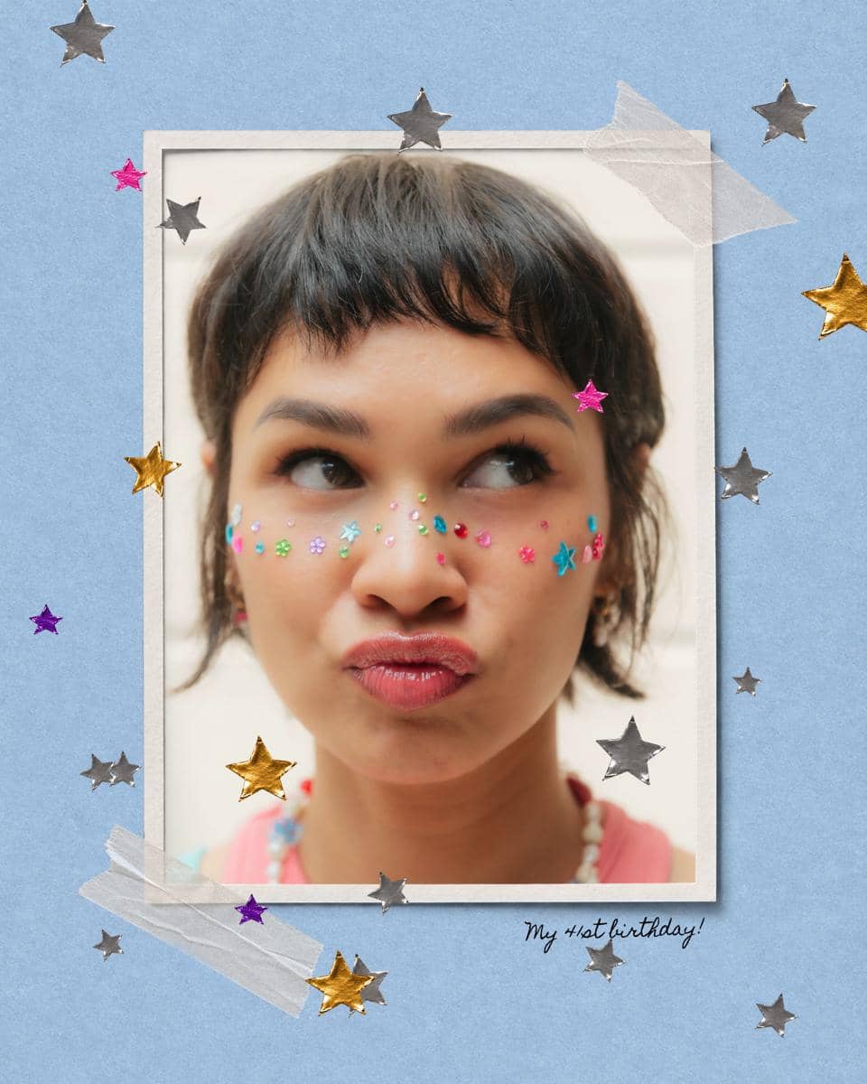 Andien berpose mengenakan busana bergaya untuk merayakan ulang tahun ke-41 dalam unggahan Instagram.