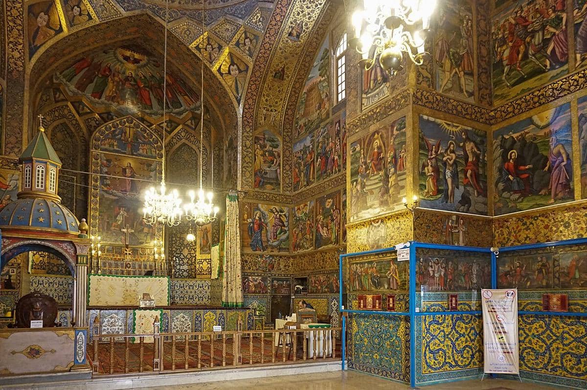 Bagian dalam Vank Cathedral.