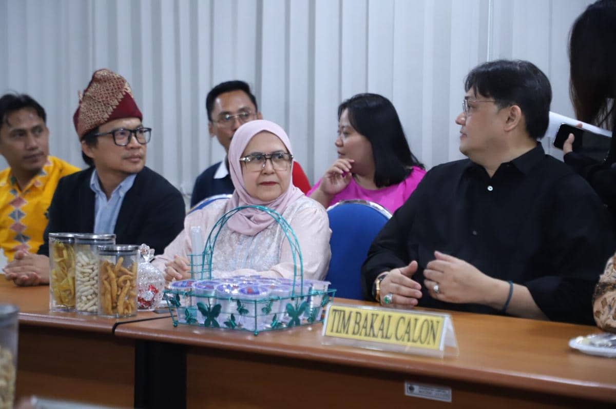 Didampingi Farhat Abbas, Prof Rudy Resmi Daftar Bacarek Unila
