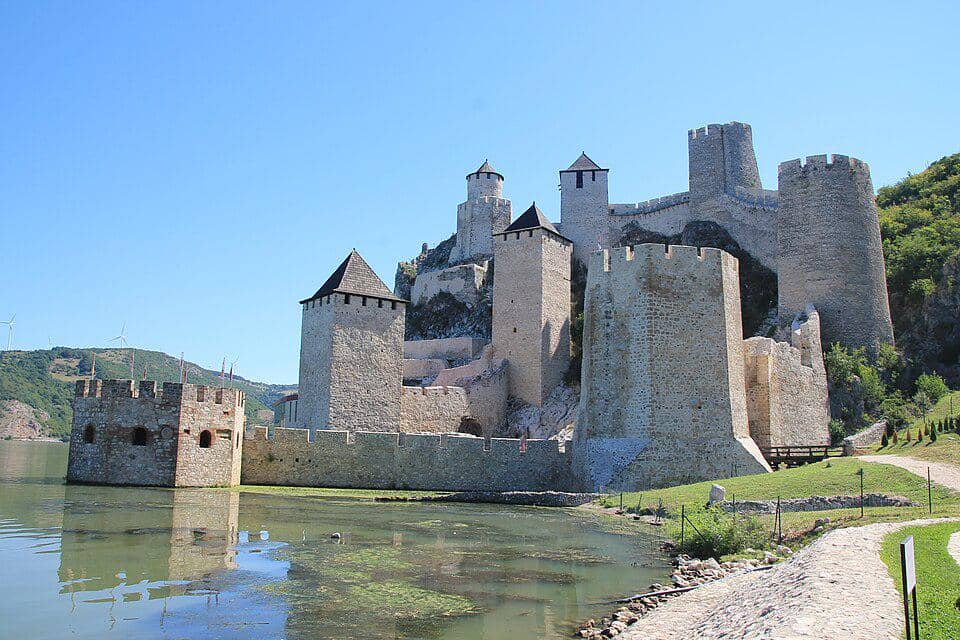 Benteng Golubac di Serbia