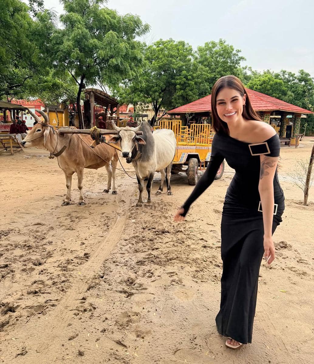 Potret Miss Charm 2025 Berkunjung ke India
