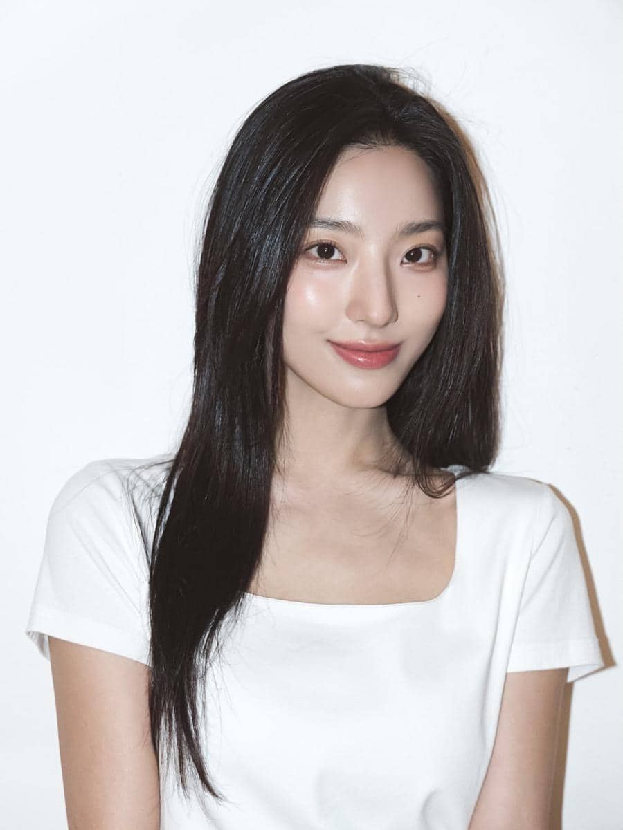 Lee Sae Rom