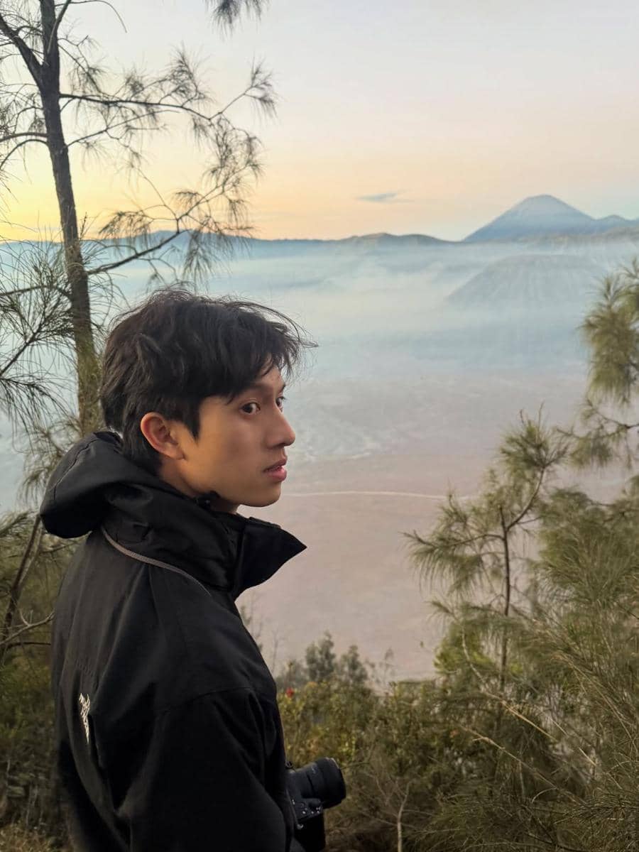 potret Marc Thanat liburan ke Jawa Timur