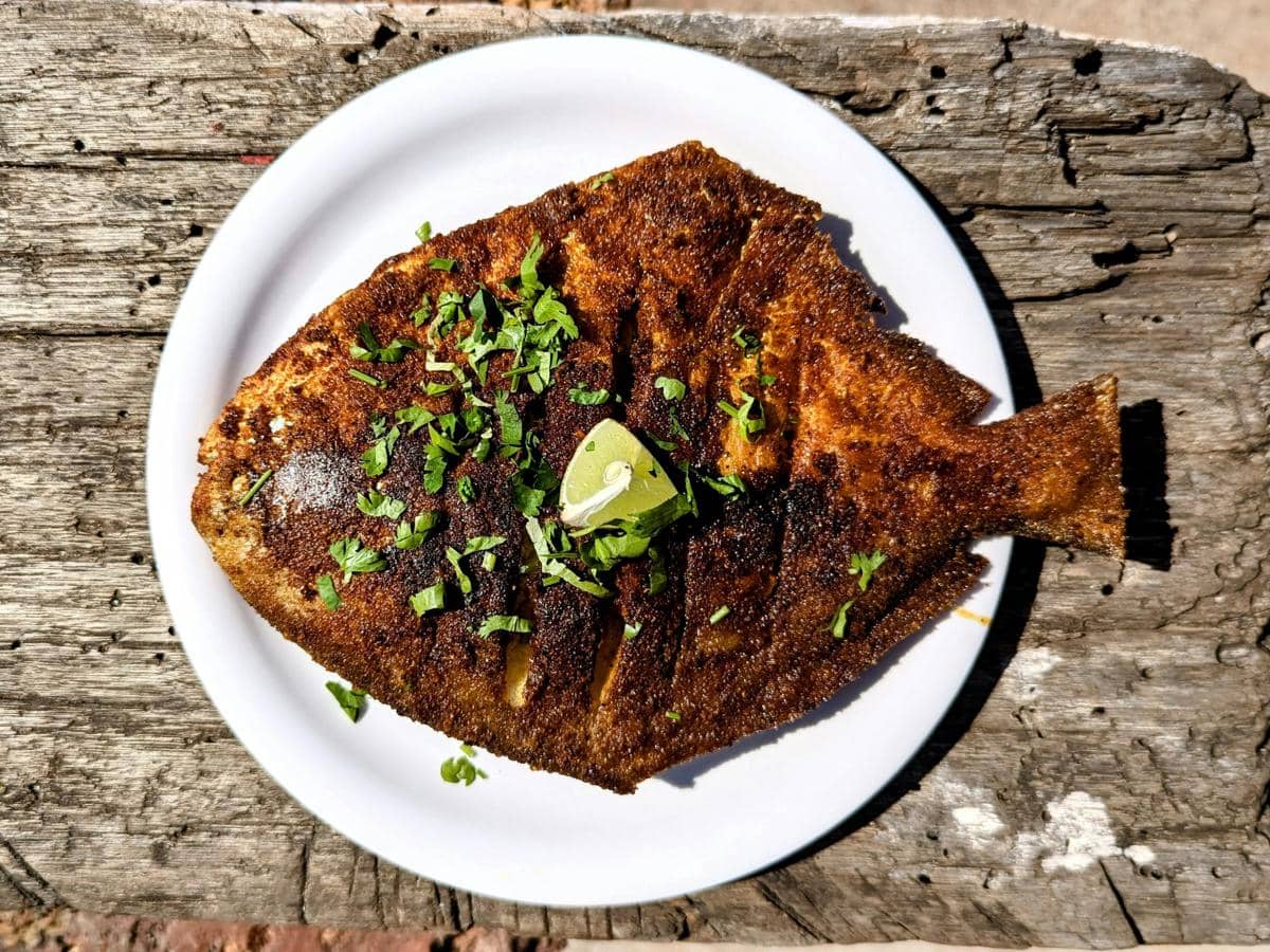 Resep Ikan Bawal Bakar Bumbu Rujak, Menu Dinner Favorit Keluarga
