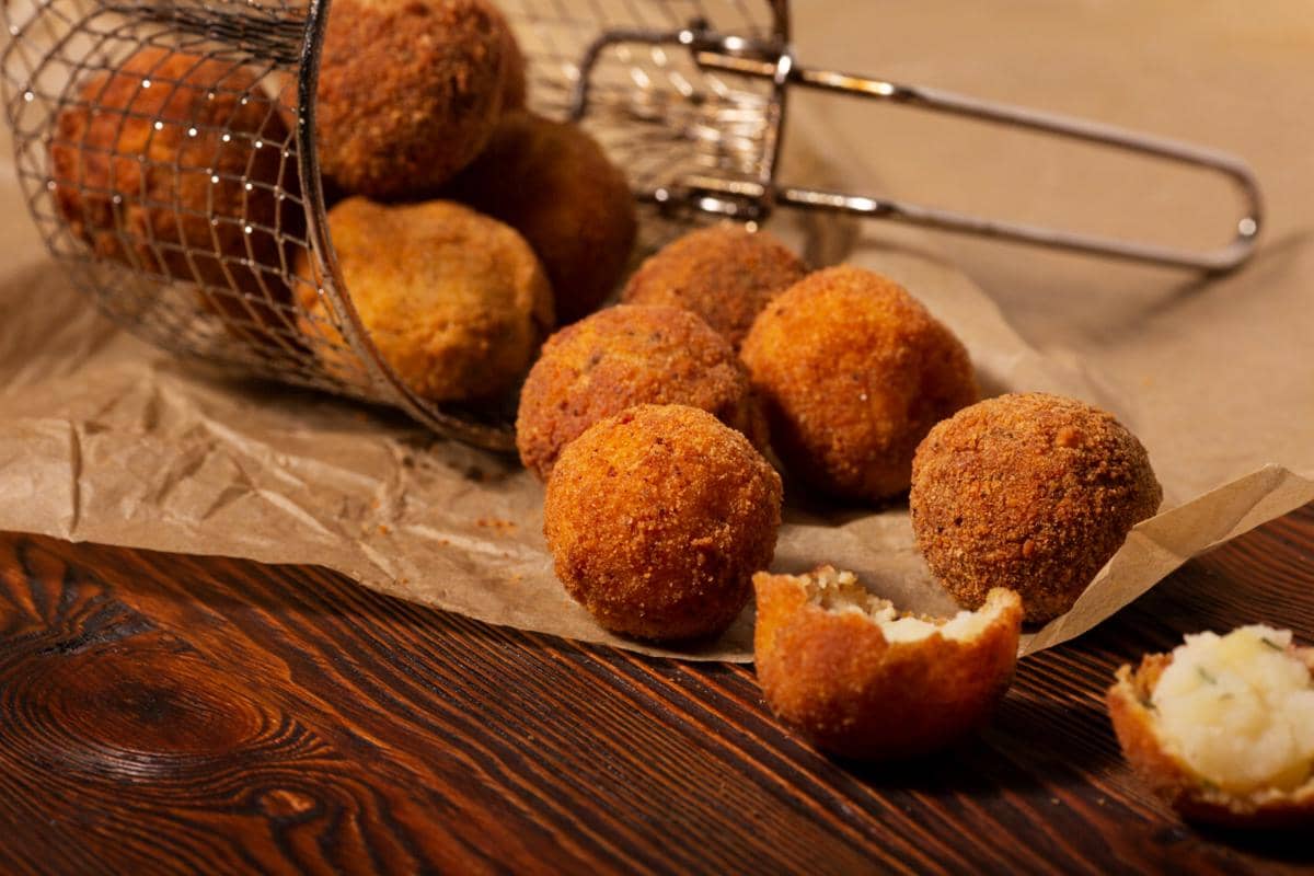 Resep Bitterballen Kimpul, Ide Camilan Gurih yang Bikin Nagih