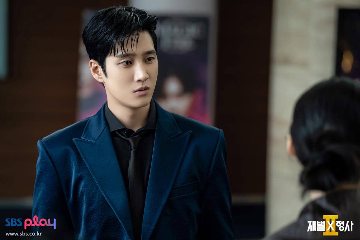 Materi promosi berupa still cut dari drama Flex X Cop 2 yang dirilis SBS untuk penayangan musim kedua.