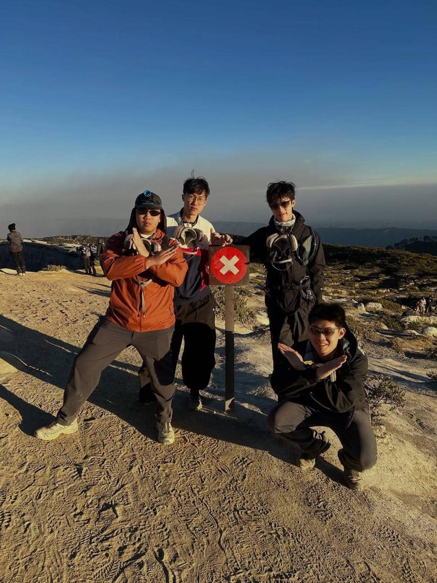 potret Marc Thanat liburan ke Jawa Timur