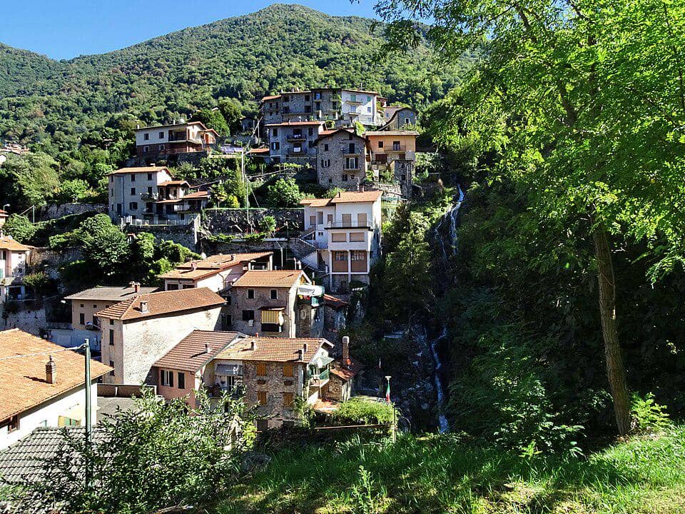 Desa Nesso di Italia