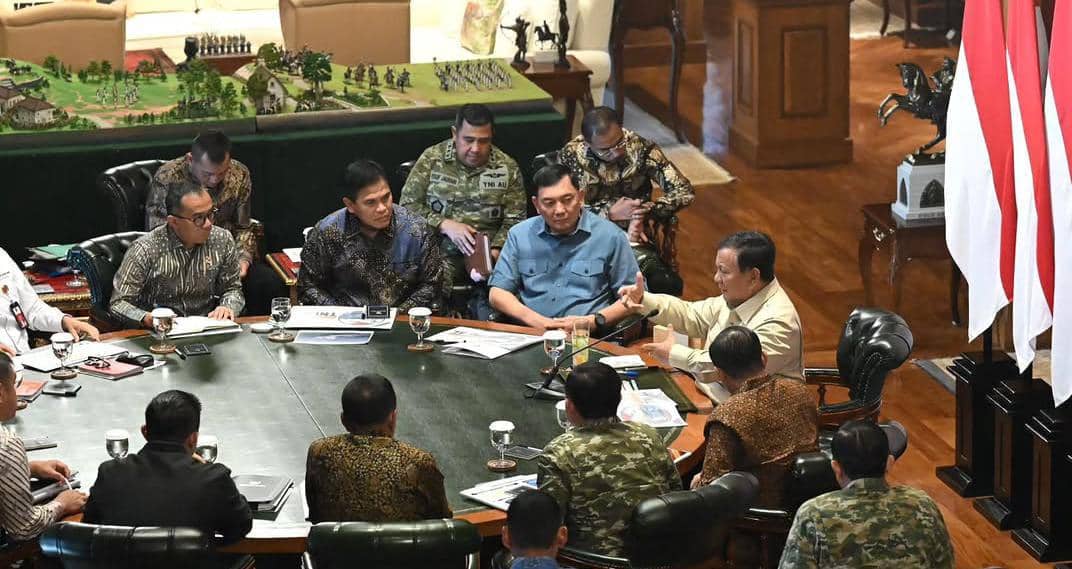 Prabowo Bahas Rekrutmen Suku Dayak jadi TNI hingga Karhutla di Hambalang