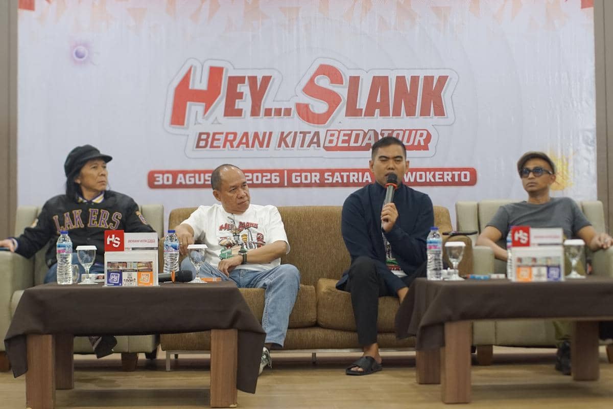 Dokumentasi resmi promosi dukungan penuh HS Group terhadap gelaran konser bareng band Slank dalam materi acara.
