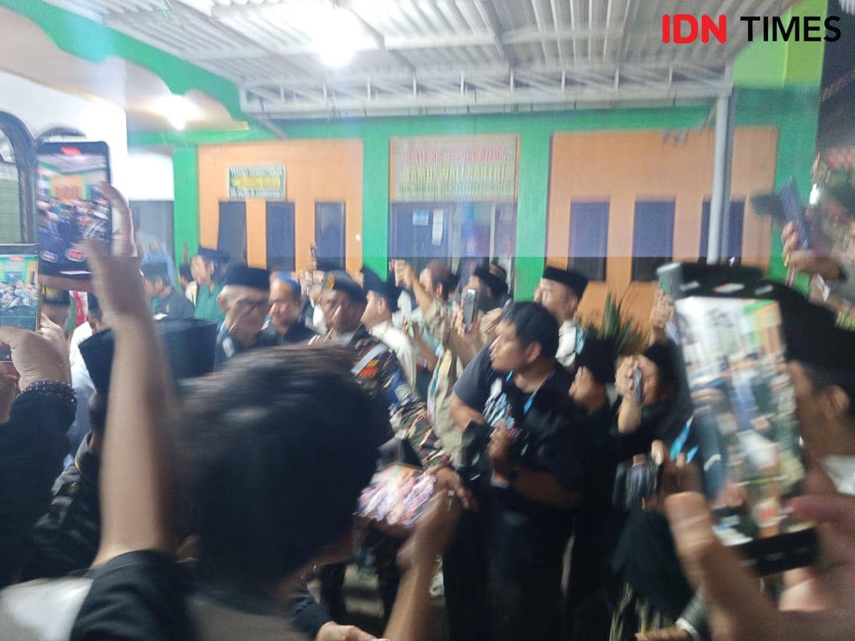 Dua Jam di Dalem Kasepuhan Menghasilkan Rais Aam KH Miftachul Akhyar 