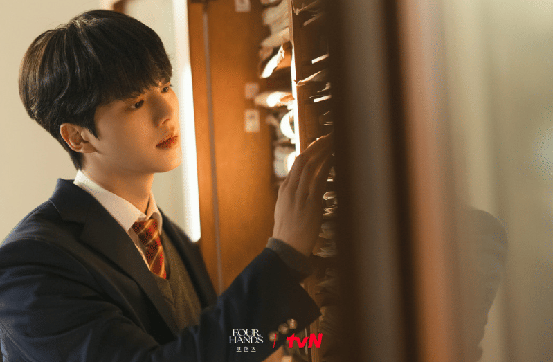 Song Kang di drama Four Hands, Two Sonatas
